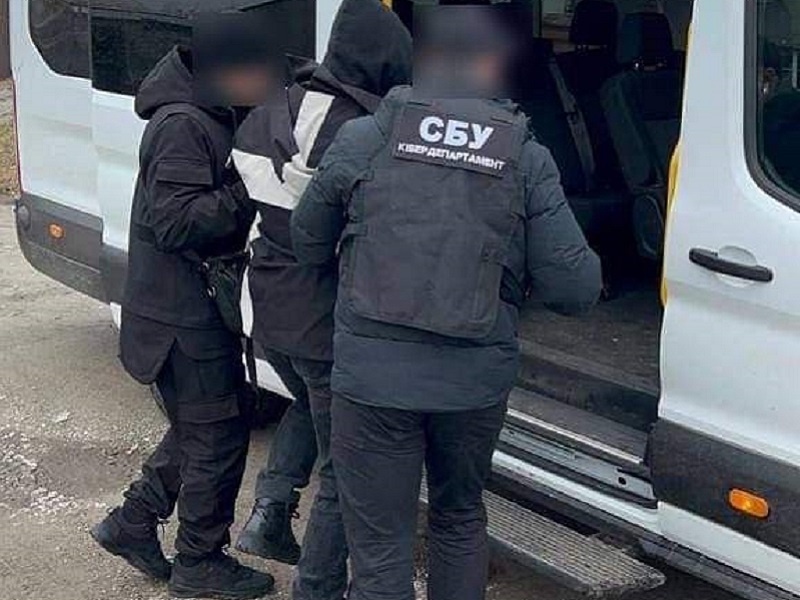 Одеські правоохоронці затримали шахраїв за збір грошей на ЗСУ від імені місцевої влади