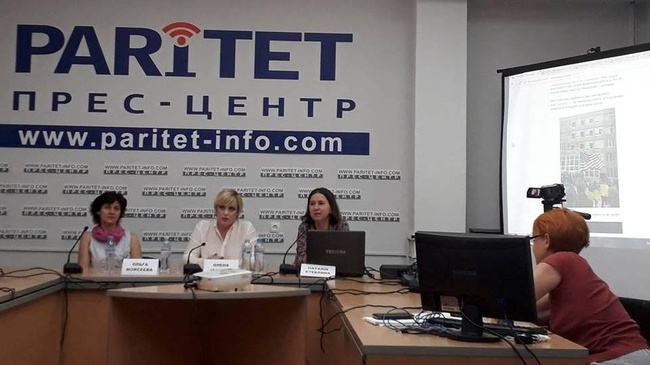 Преподаватели одесского университета создали пособие для региональных журналистов