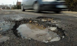 В Мининфраструктуры назвали ситуацию с ремонтом дорог в Одесской области худшей в Украине