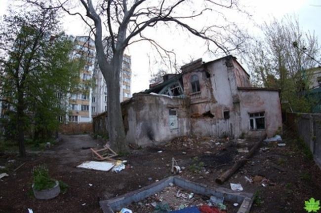 Заброшенный детсад в переулке Каркашадзе снесут, а вместо него построят новый