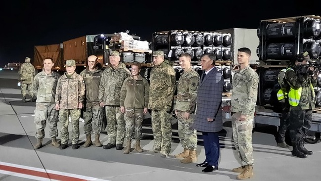 США передали Україні нову партію "Джавелінів" та іншу військову продукцію