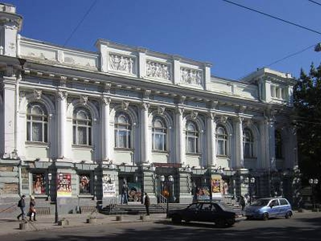 Компании депутата от «Доверяй делам» заплатят более миллиона за ремонт «Украинского театра»