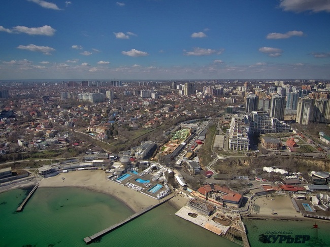 Одеська мерія витратить 723 тисячі на сміттєзбірний майданчик в районі пляжу «Аркадія»