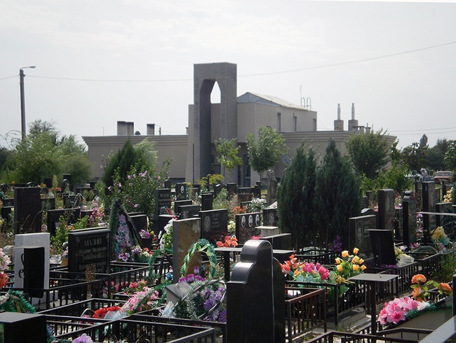 Сотрудники кладбища «продали» одесситу два места за девять тысяч долларов
