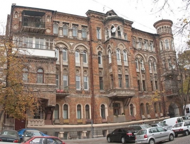 Тендер на реконструкцию одесского памятника разыграли фирмы, которые находятся в одном здании