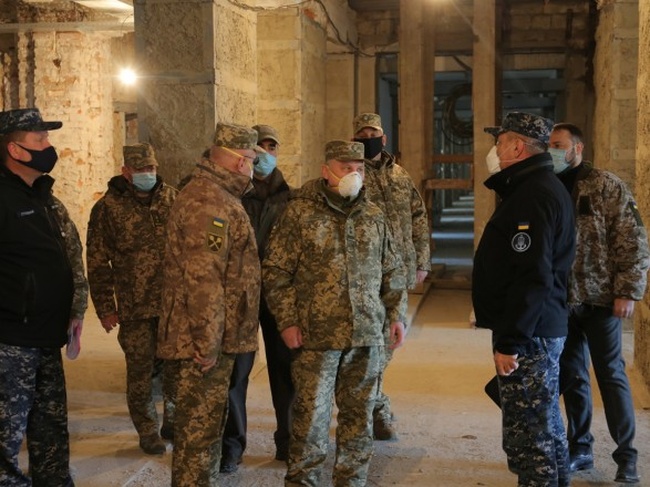 Міністр оборони перевірив, як в Одесі будують штаб Військово-морських сил