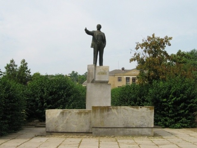 У п'яти селах Одеської  області досі не знесли пам'ятники Леніну
