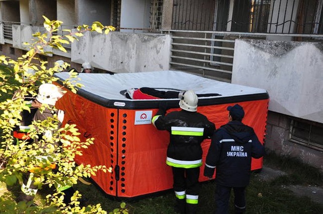 Одесский горсовет просят купить пневмоподушки для пожарных