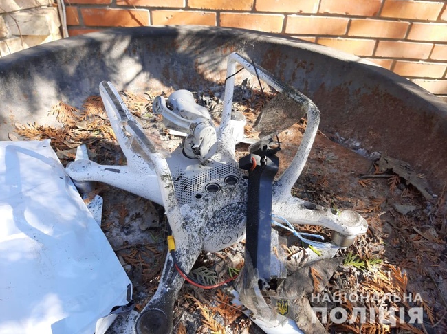 На подвір'я в Одесі впав квадрокоптер з вибухівкою