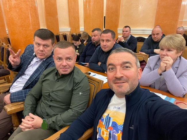 В Одесі звільнили директора "Міськзелентреста", який замалював годинник