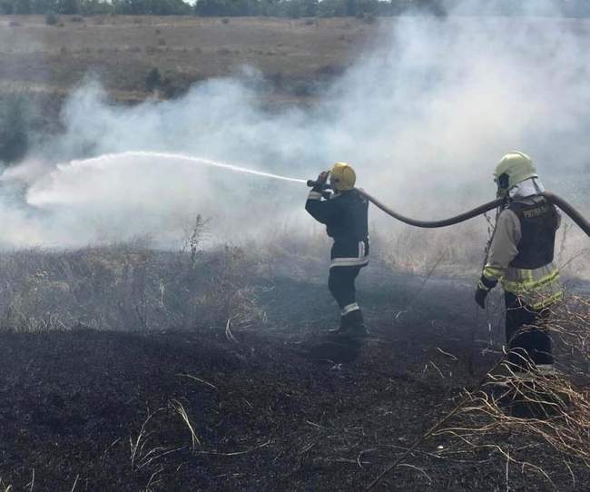 Наслідки обстрілу. Фото: ДСНС України в Херсонській області