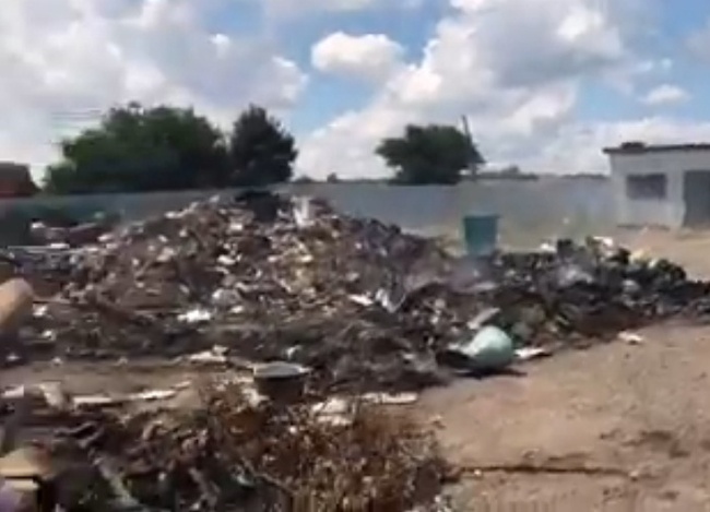 В Белгороде-Днестровском на территории коммунального предприятия жгли мусор