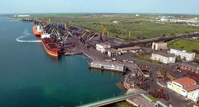 Черноморский порт переходит на сокращенную рабочую неделю