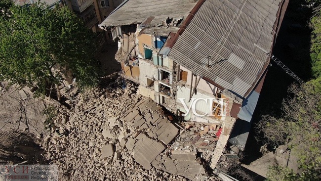 В Одессе рухнула часть жилого дома (обновлено)