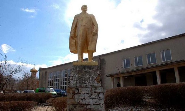 Сільська рада в Одеській області відмовляється зносити пам'ятник Леніну