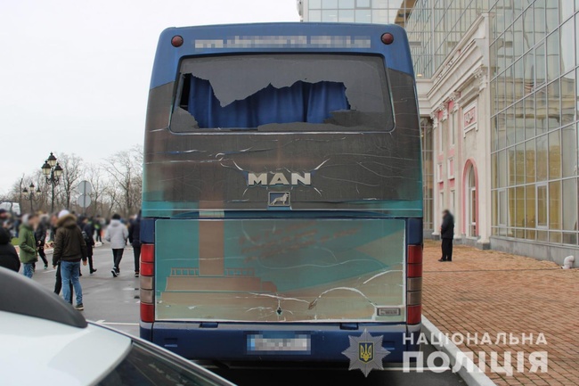 Поліція розслідує напад фанатів "Чорноморця" на автобус клубу як хуліганство