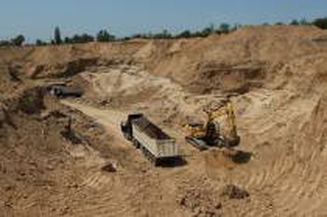 Одесский эколог обнаружил под Беляевкой варварскую добычу песка
