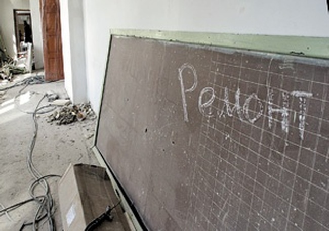 В Одессе закрыли корпус школы из-за сквозных трещин в стенах