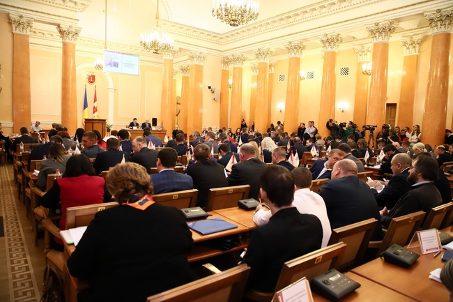 Голосування за "спірні" проєкти на сесіях: в облКВУ розповіли, хто відзначився з депутатів Одеської міськради
