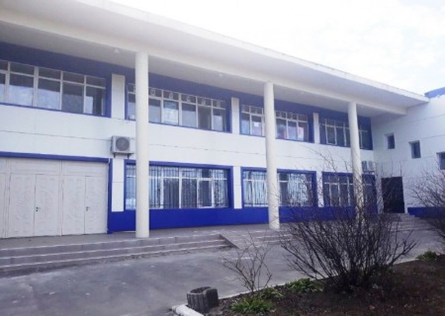 В селе под Одессой отремонтировали фасад школы за миллион гривень