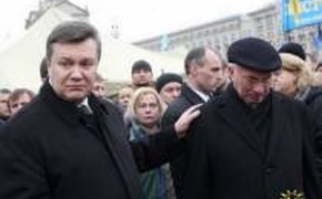 Интерпол объявил экс- президента и премьер-министра Украины в розыск 