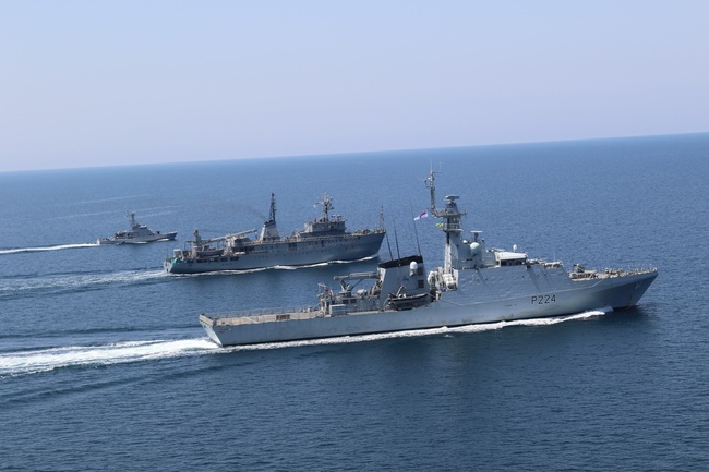 Військові на три доби обмежили рух кораблів Чорним морем