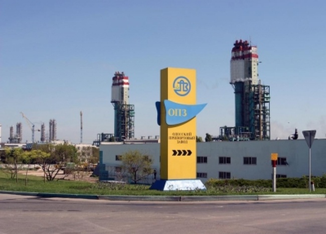 Гройсман требует от Генпрокуратуры и НАБУ не допустить банкротства Одесского припортового завода