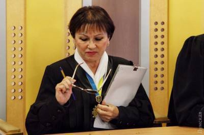 Два одесских суда отказались работать из-за "давления общественников"