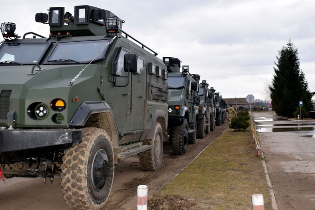Морские пехотинцы в Болграде получили современные бронеавтомобили "Варта"
