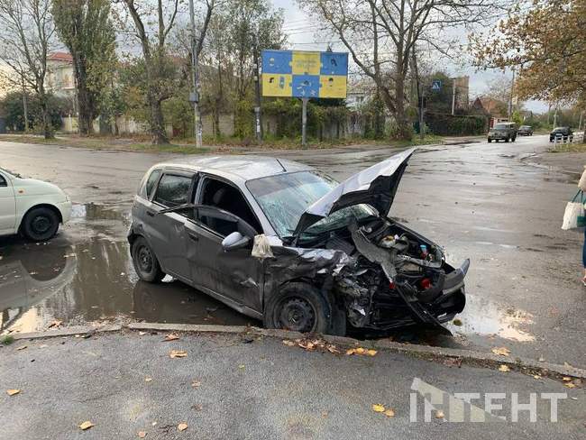 ДТП в Херсоні. Фото: Інтент / Леонід Громов