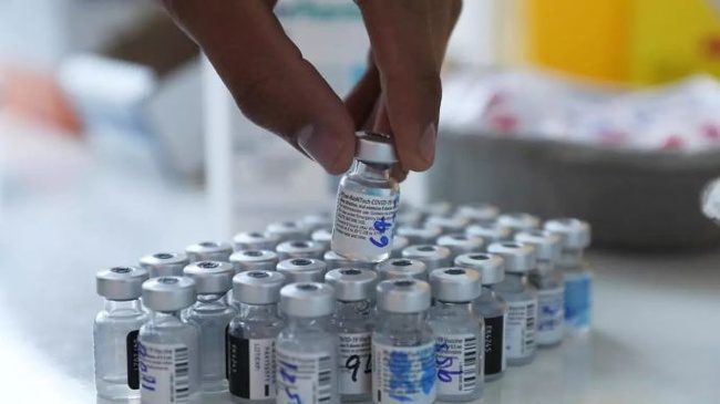 Перша партія вакцини Pfizer вже в Україні
