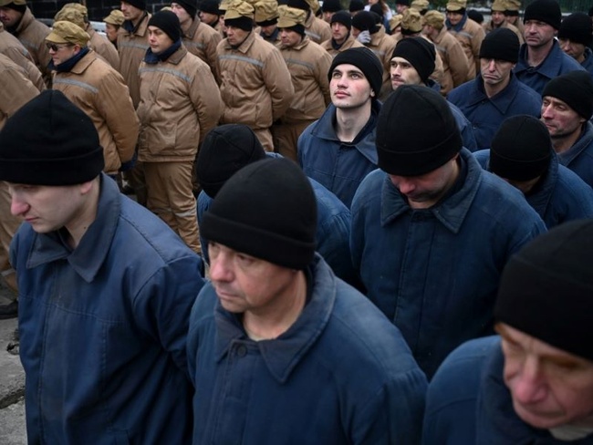 Майже тисяча російських військових перебувають у полоні в таборі на заході України. Фото: Станіслав Крупар