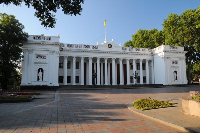 Штат аппарата Одесского горсовета увеличился еще на шесть человек