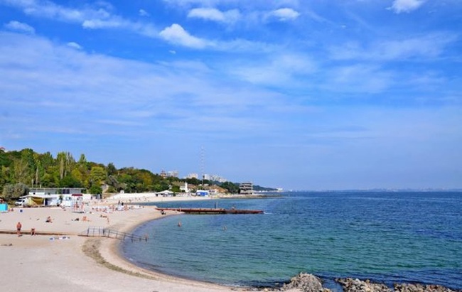 Попри карантин у 2020 році від орендаторів пляжів Одеса заробила більше, ніж у 2019 році