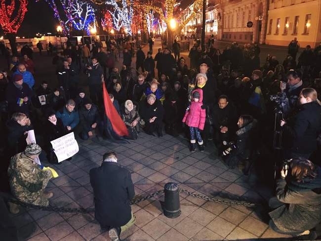 Одесситы провели вече в память о героях Небесной сотни