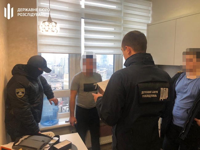 Поліцейські змовилися з цивільними в Одесі для шахрайства
