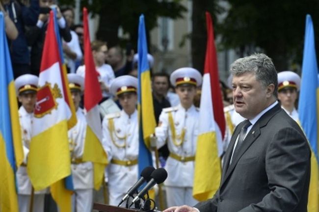 Визит президента в Одессу: указ про безвиз, открытие парка и критика Саакашвили