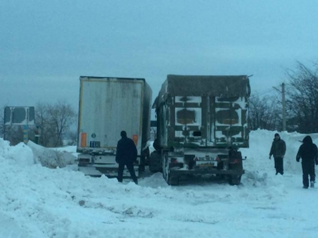 Перекрытие дорог из-за непогоды в Одесской области продлено