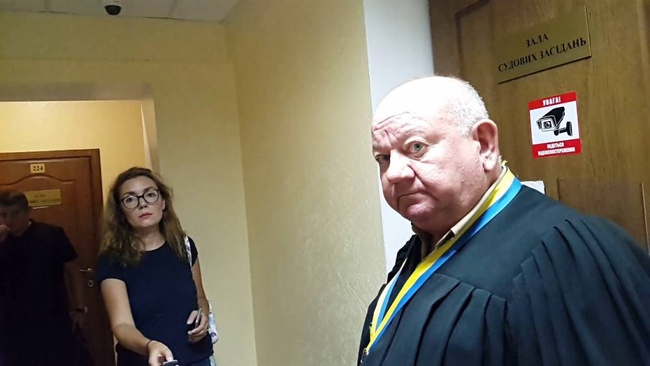 Одеського суддю залишили без доплат на три місяці через російське судно