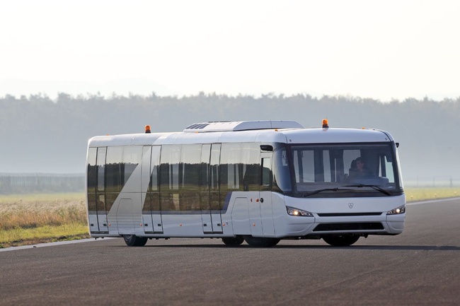 Одесский аэропорт купит три автобуса у киевлян за 55 миллионов