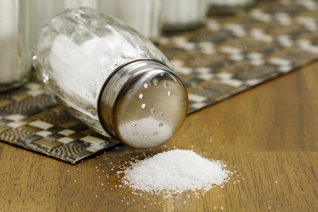 В Одеській ОВА запевняють, що солі та цукру в Україні достатньо, а ажіотаж штучний