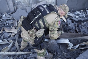 Рятувальники дістали з-під завалів в Одесі тіла загиблих внаслідок нічної атаки