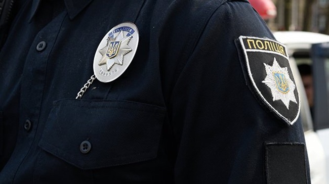 Саратские полицейские составили админпротокол на расклейщика агитационных плакатов в неположенном месте