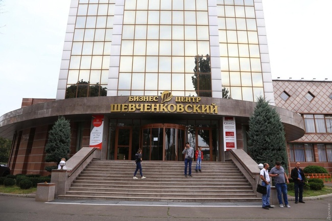 Суд став на бік Нацбанку у суперечці із приватними компаніями за приміщення у "свічці Клімова"
