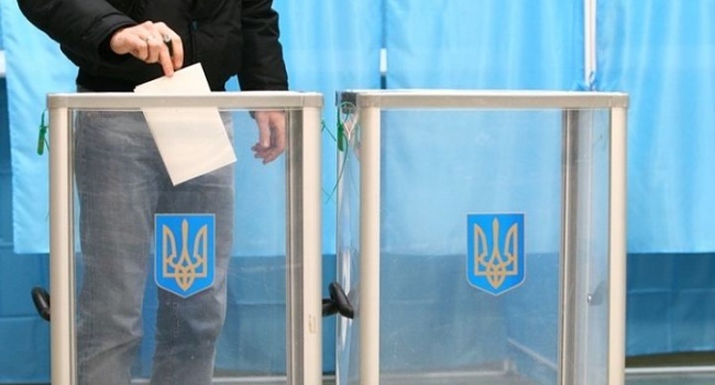 Потенциальный кандидат в нардепы на встрече в школе в Одесской области предлагал голосовать за него