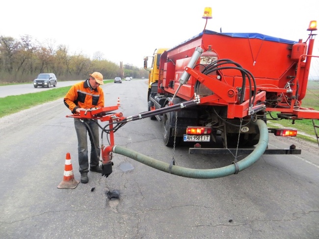 За ямковий ремонт доріг Одеської області заплатять 58 мільйонів