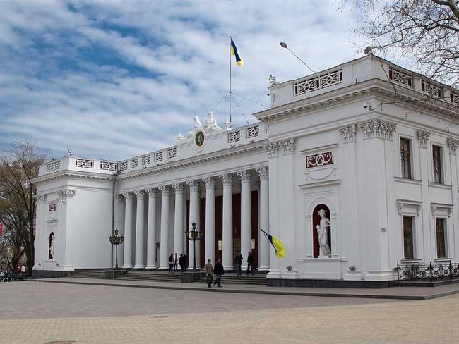 Одесский исполком потратит почти шесть миллионов на автобусы, купленные у "любимчика" Одесской железной дороги