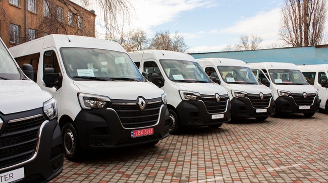 Громади Одещини отримали автомобілі для роботи з дітьми з особливими потребами