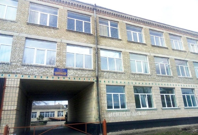 В Кодымском учебно-воспитательном комплексе заменили окна на миллион гривень