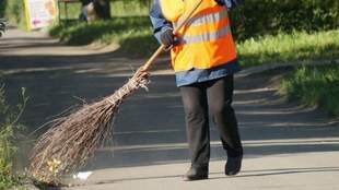 Mykolaiv announces bidding for manual road cleaning in one of the districts